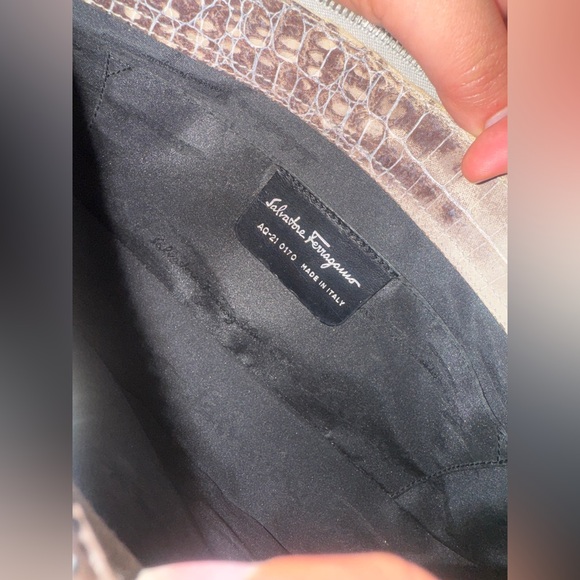 💯 Authentic Salvatore Ferragamo Python Leather Small Shoulder Bag - Picture 16 of 16